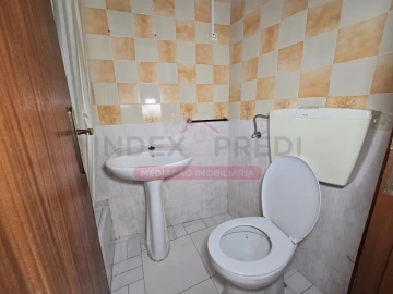 Prédio para Venda em Guarda