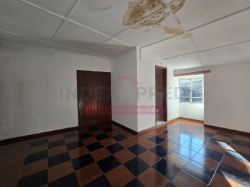 Prédio para Venda em Guarda