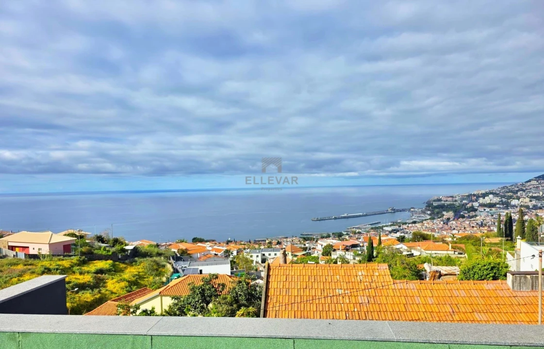 Moradia T3 para Venda em Funchal (Santa Maria Maior) Foto 1