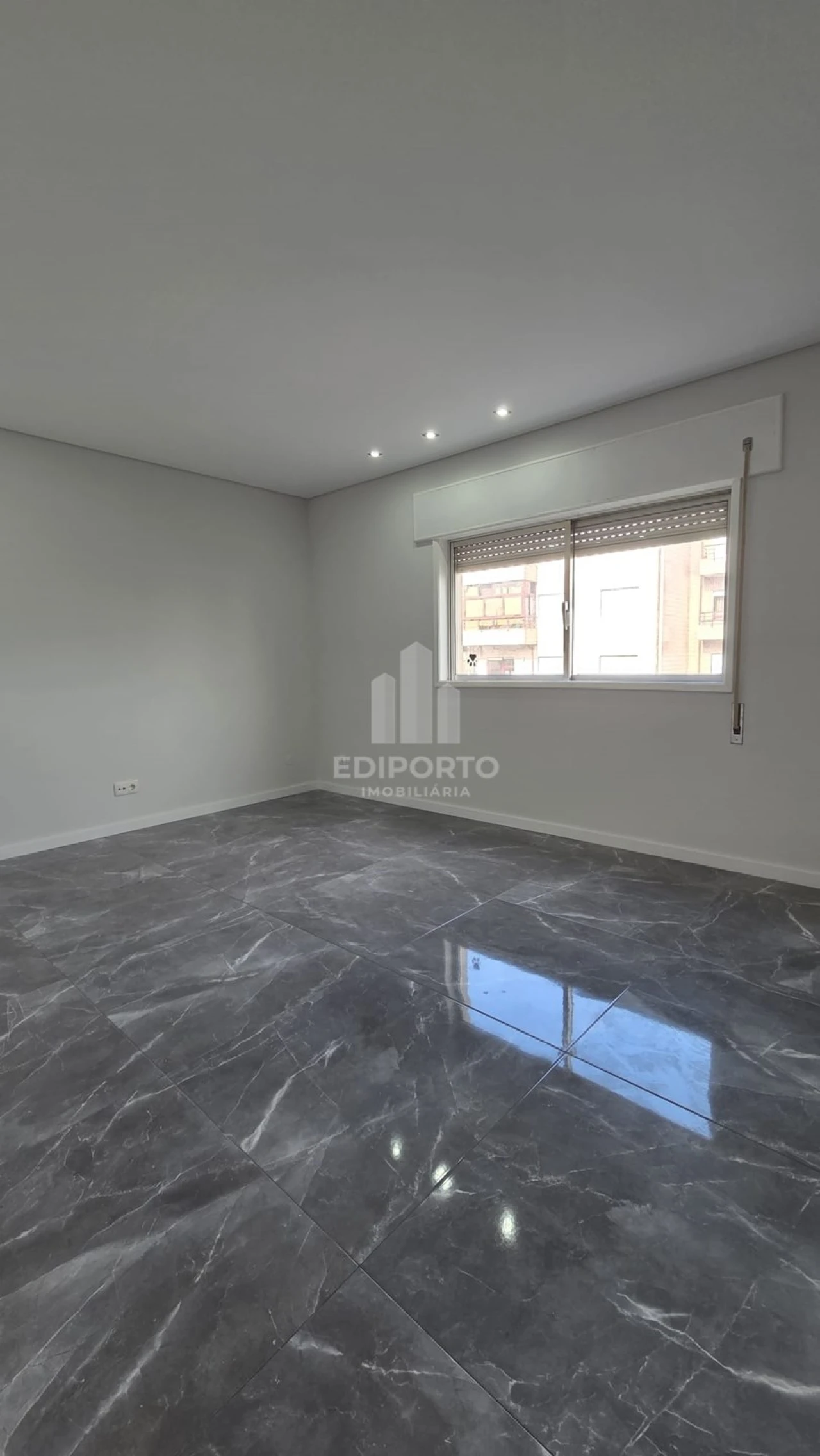 Apartamento T2 para Venda em Rio Tinto Foto 3