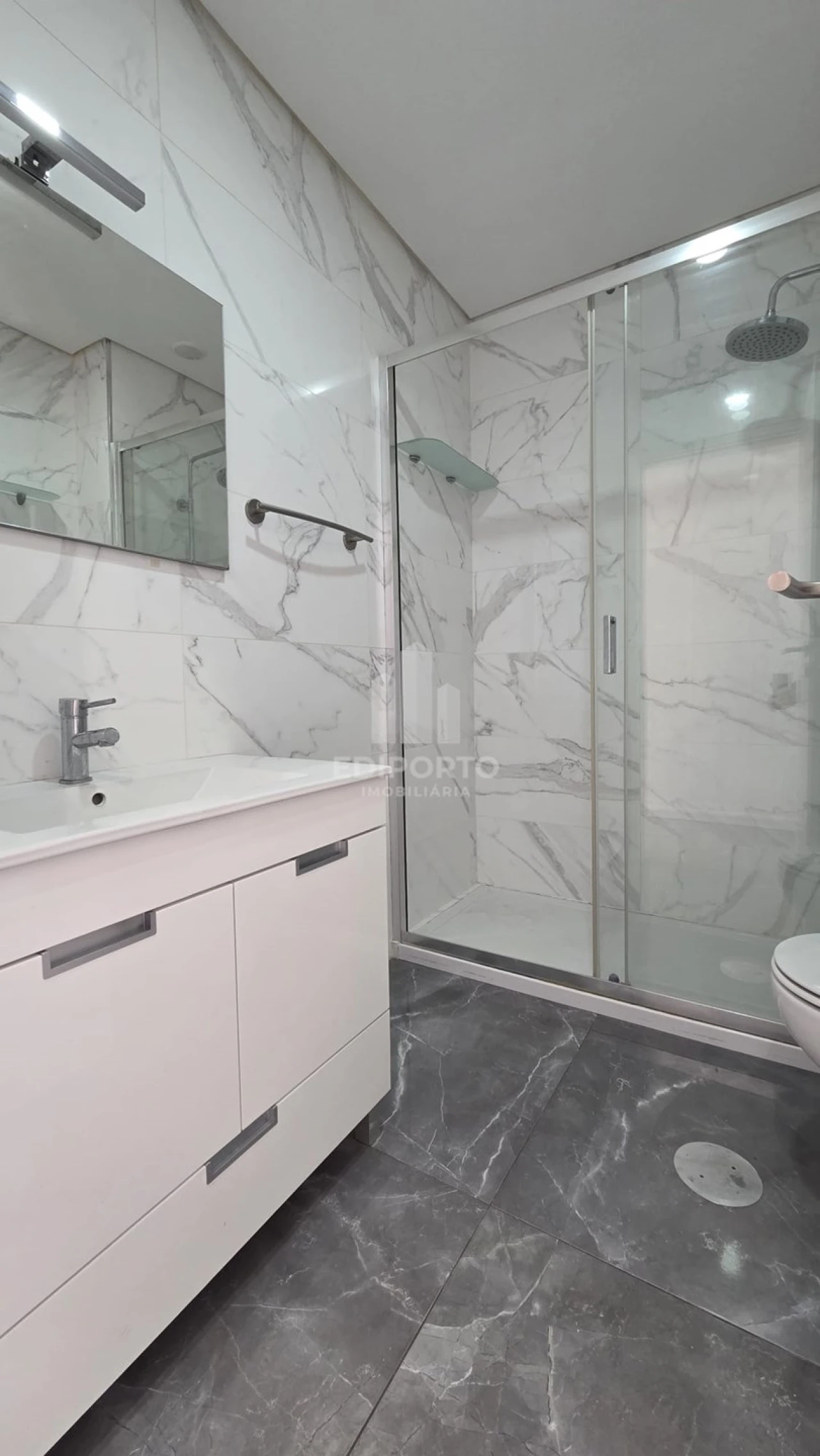 Apartamento T2 para Venda em Rio Tinto Foto 8