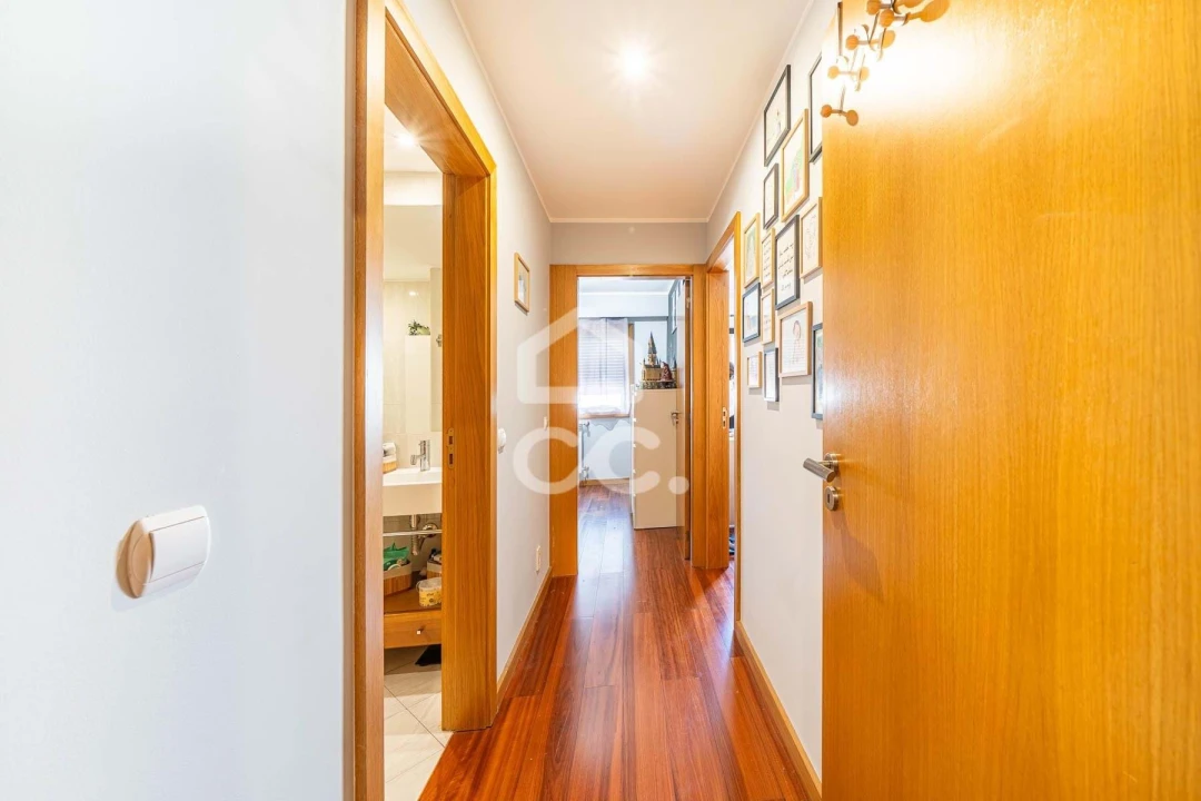 Apartamento T2 para Venda em Santa Marinha Foto 10