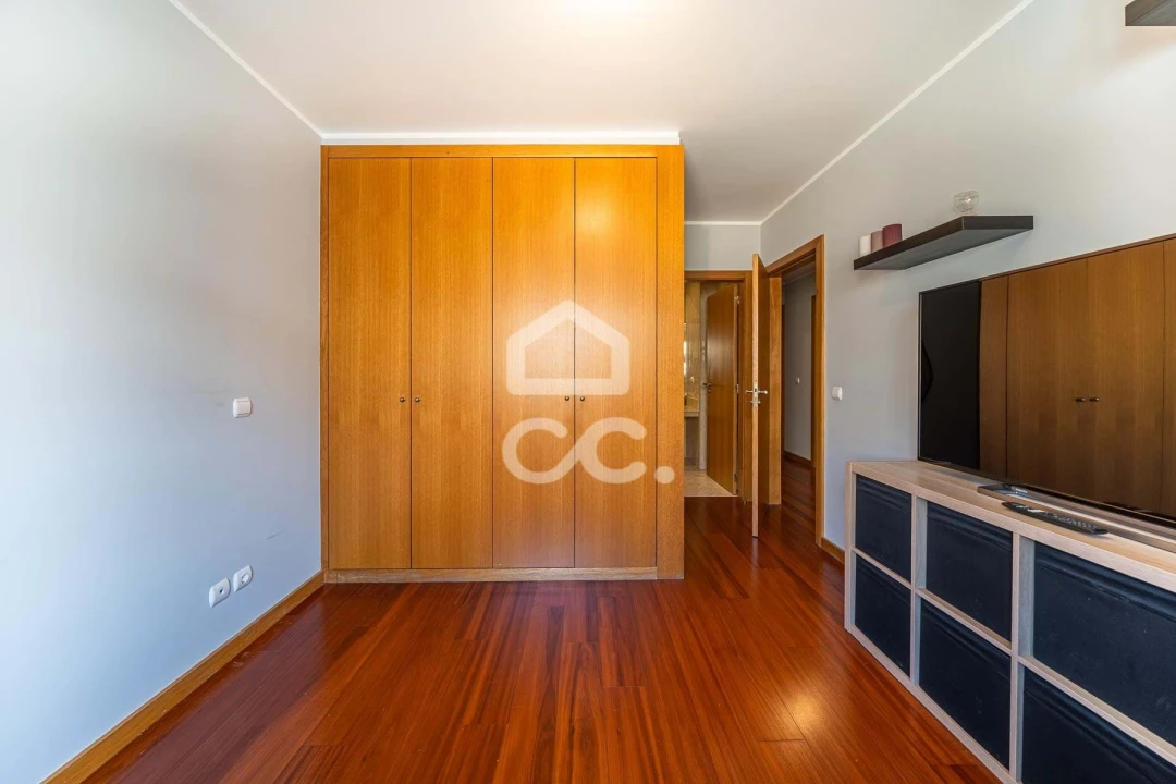 Apartamento T2 para Venda em Santa Marinha Foto 17