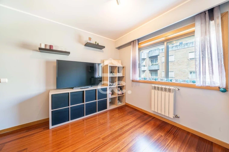 Apartamento T2 para Venda em Santa Marinha Foto 16