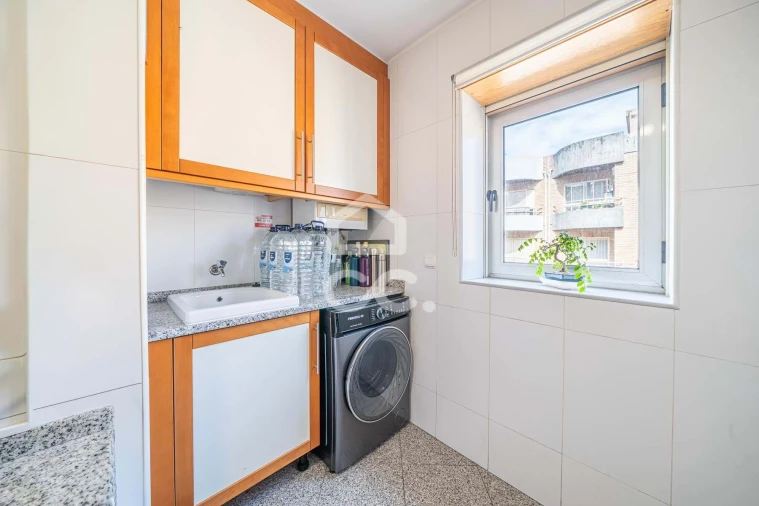Apartamento T2 para Venda em Santa Marinha Foto 9