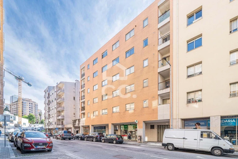 Apartamento T2 para Venda em Santa Marinha Foto 27