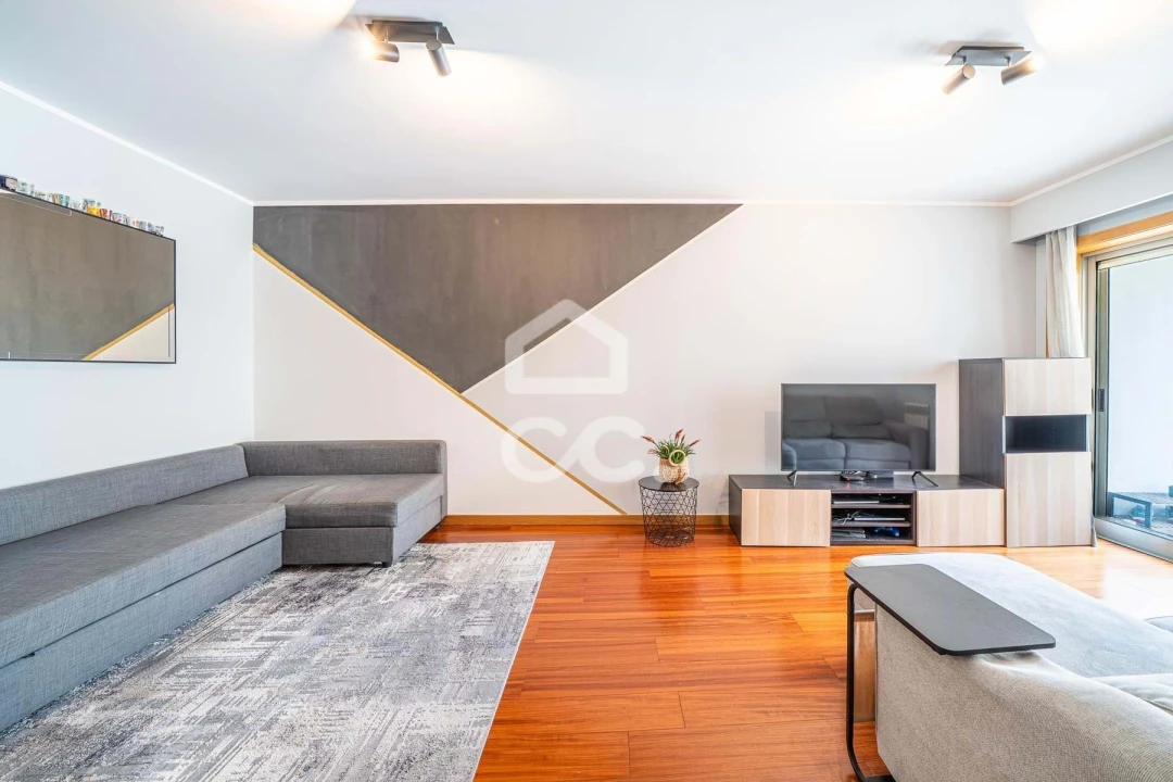 Apartamento T2 para Venda em Santa Marinha Foto 1