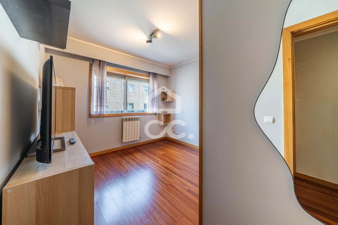 Apartamento T2 para Venda em Santa Marinha Foto 13