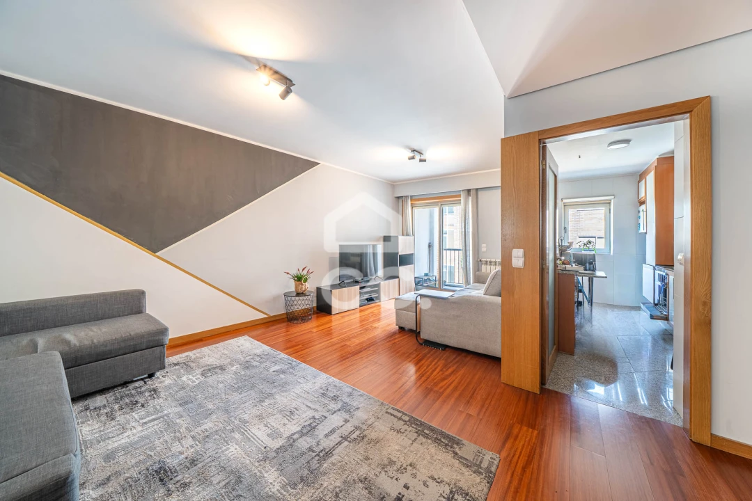 Apartamento T2 para Venda em Santa Marinha Foto 2