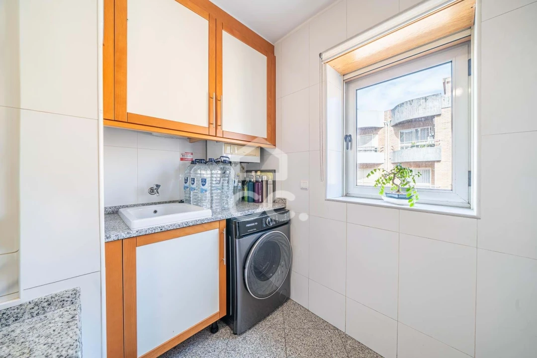 Apartamento T2 para Venda em Santa Marinha Foto 9