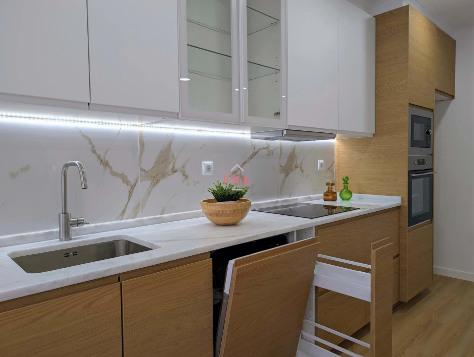 Apartamento T3 para Venda em Seixal Foto 6
