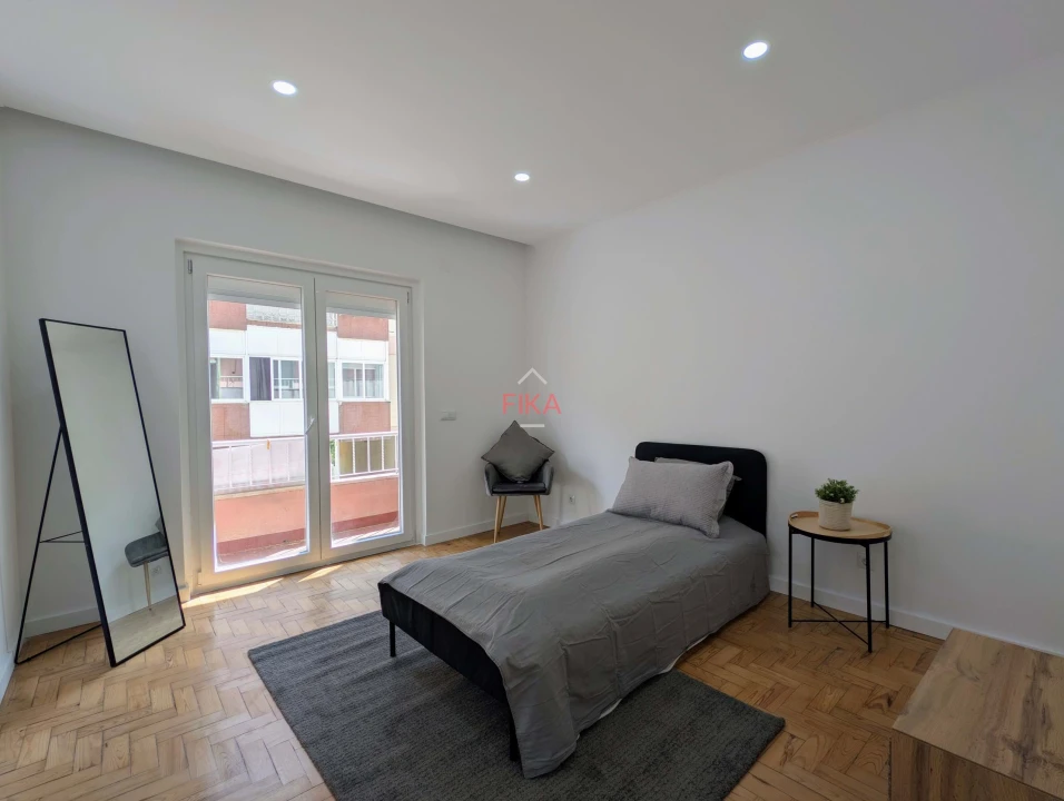 Apartamento T3 para Venda em Seixal Foto 21