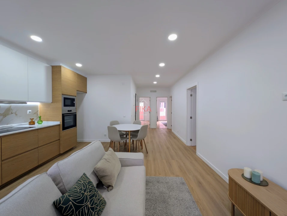 Apartamento T3 para Venda em Seixal Foto 3