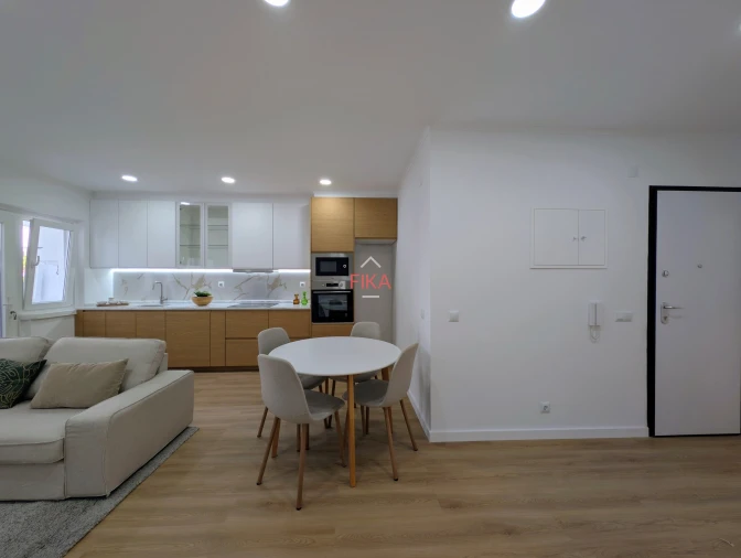 Apartamento T3 para Venda em Seixal Foto 12