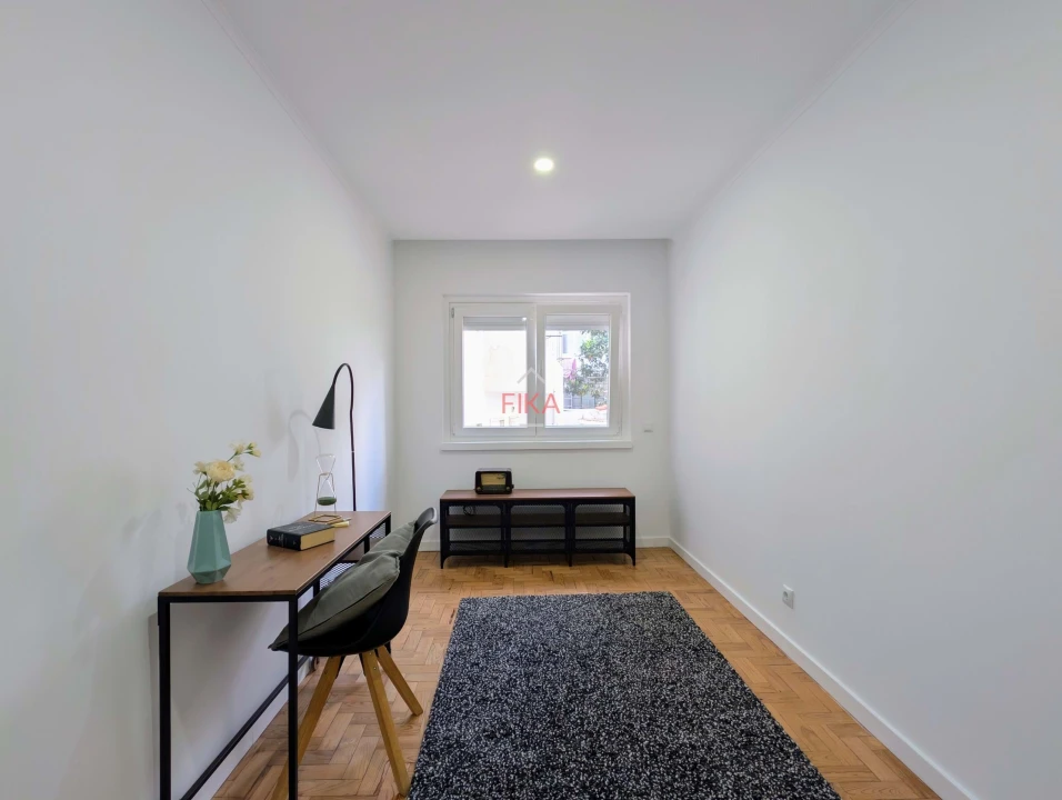 Apartamento T3 para Venda em Seixal Foto 28