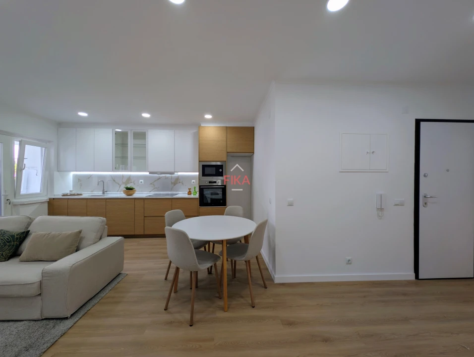 Apartamento T3 para Venda em Seixal Foto 12