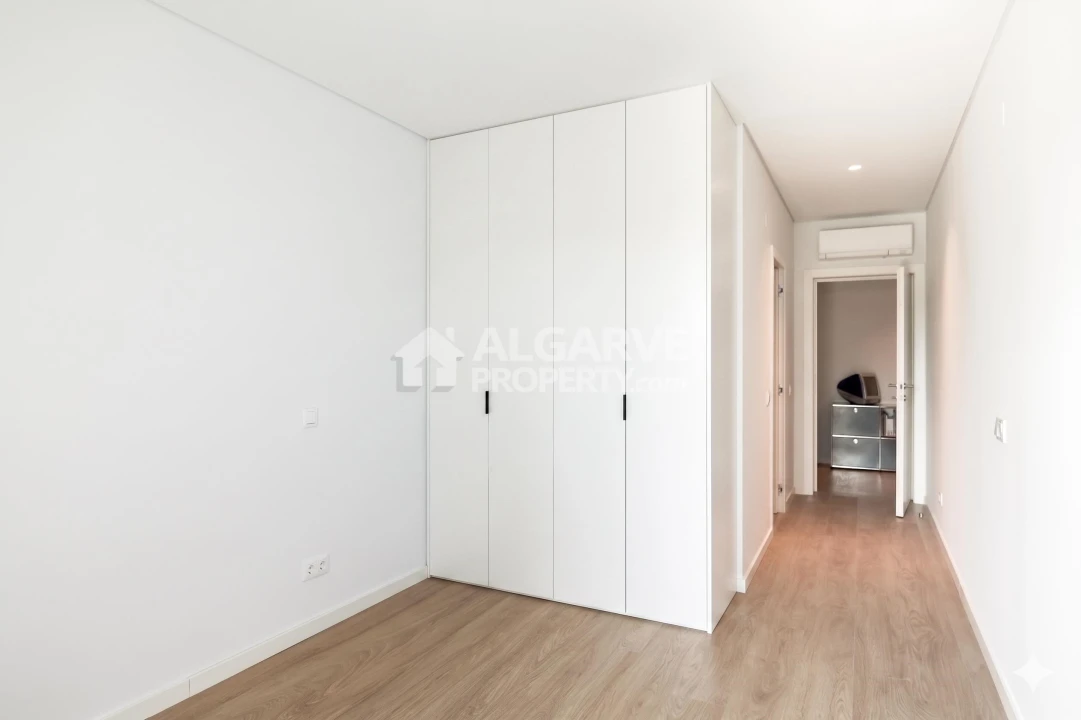 Apartamento T2 para Venda em Faro (Sé e São Pedro) Foto 14
