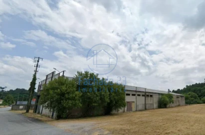 Armazém para Venda em Campo de Besteiros