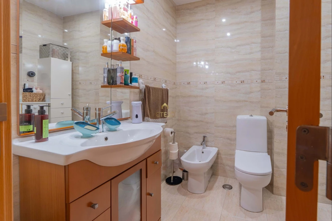 Apartamento T2 para Venda em Sacavém e Prior Velho Foto 6