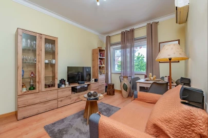 Apartamento T2 para Venda em Sacavém e Prior Velho