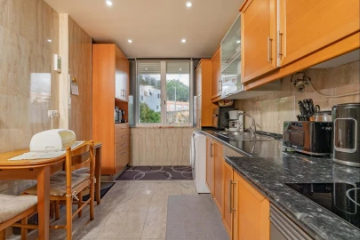Apartamento T2 para Venda em Sacavém e Prior Velho