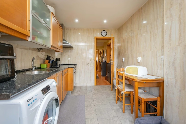 Apartamento T2 para Venda em Sacavém e Prior Velho Foto 13
