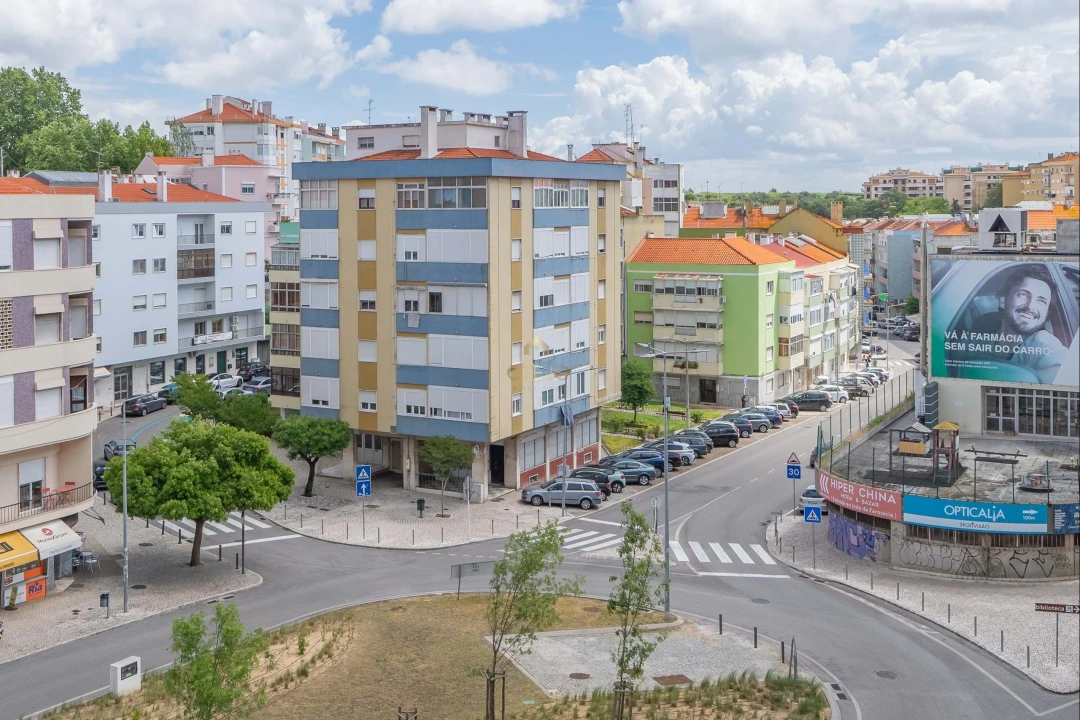 Apartamento T2 para Venda em Sacavém e Prior Velho Foto 25