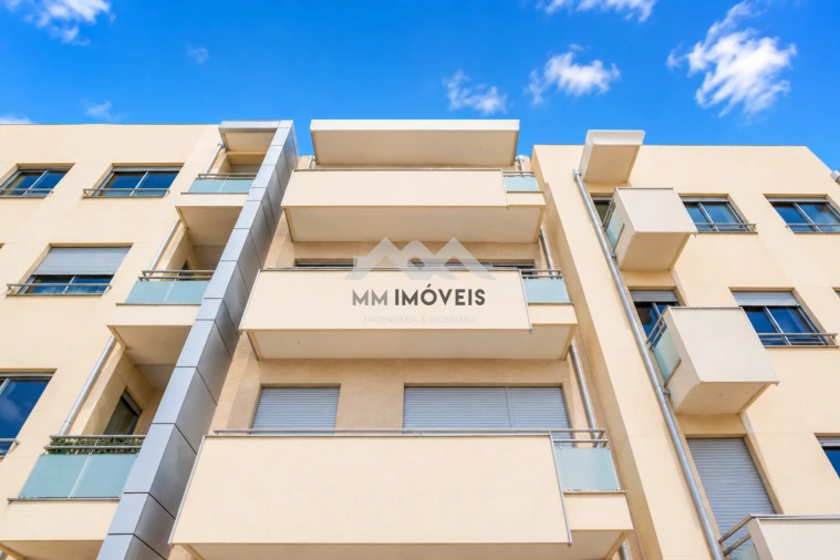 Apartamento T2 para Venda em Rio Tinto Foto 3