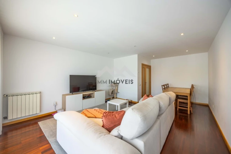 Apartamento T2 para Venda em Rio Tinto Foto 9