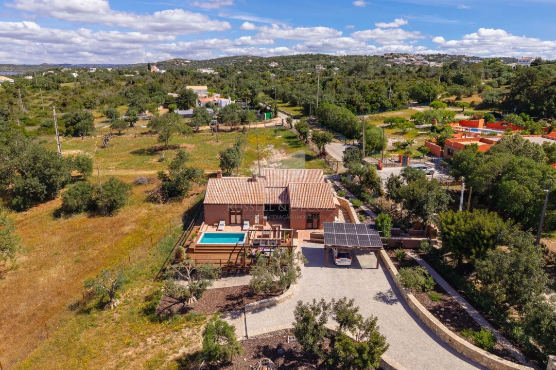 Moradia T3 para Venda em Santa Barbara de Nexe Foto 39