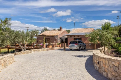 Moradia T3 para Venda em Santa Barbara de Nexe