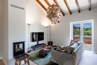 Moradia T3 para Venda em Santa Barbara de Nexe