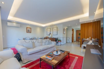 Moradia T4 para Venda em Quarteira