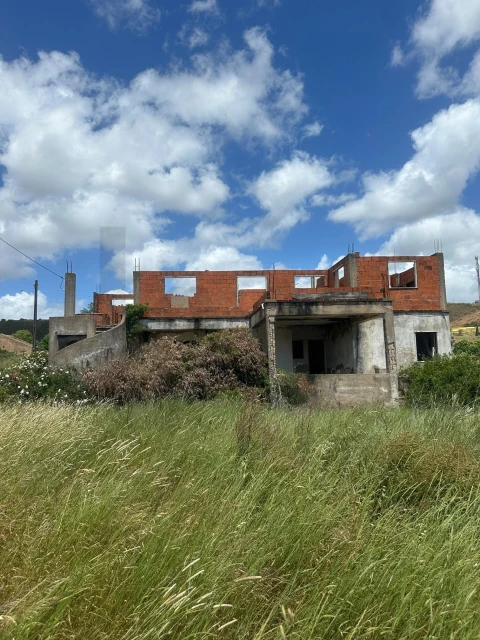 Moradia T6 para Venda em Odiaxere