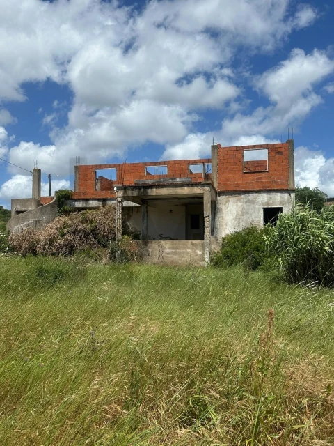 Moradia T6 para Venda em Odiaxere