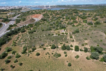 Quinta T3 para Venda em Estômbar e Parchal