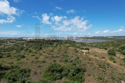 Quinta T3 para Venda em Estômbar e Parchal