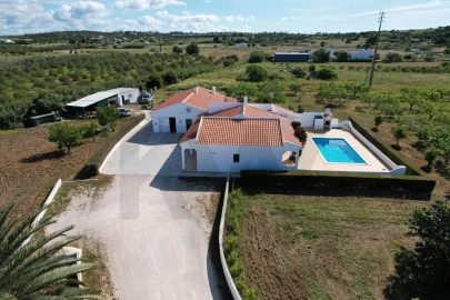 Moradia T6 para Venda em Luz
