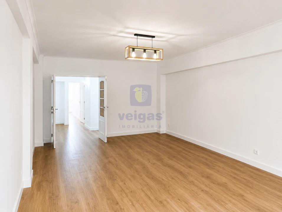 Apartamento T3 para Venda em Benfica Foto 1