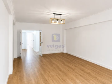 Apartamento T3 para Venda em Benfica
