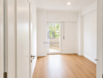 Apartamento T3 para Venda em Benfica