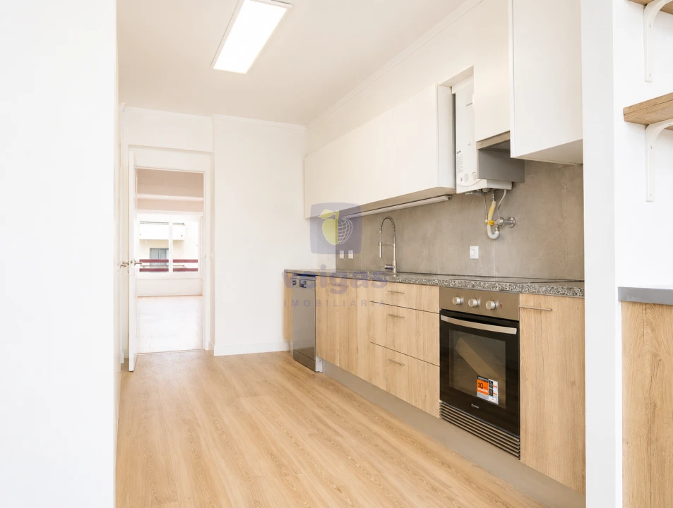 Apartamento T3 para Venda em Benfica Foto 5