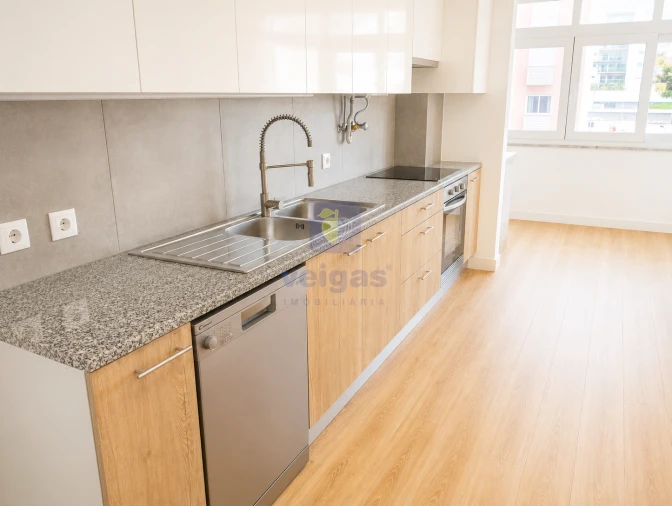 Apartamento T3 para Venda em Benfica Foto 6