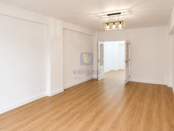 Apartamento T3 para Venda em Benfica Foto 4