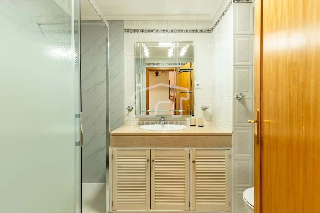Apartamento T2 para Venda em Caniço Foto 17