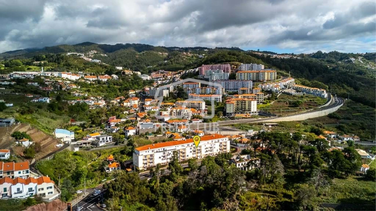 Apartamento T2 para Venda em Caniço Foto 5