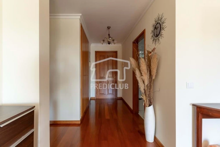 Apartamento T2 para Venda em Caniço Foto 11