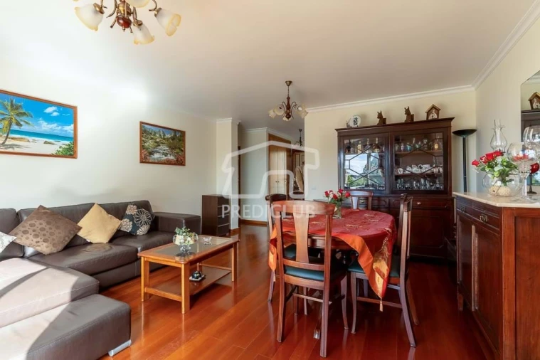 Apartamento T2 para Venda em Caniço Foto 10