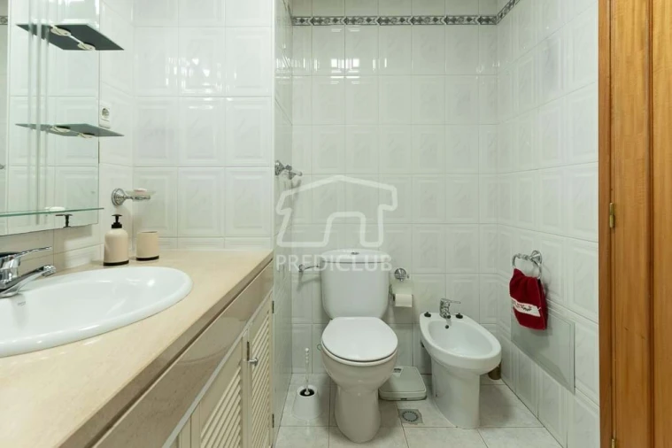 Apartamento T2 para Venda em Caniço Foto 19