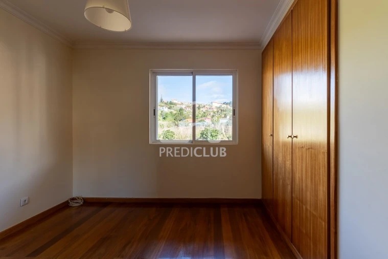 Apartamento T2 para Venda em Caniço Foto 14